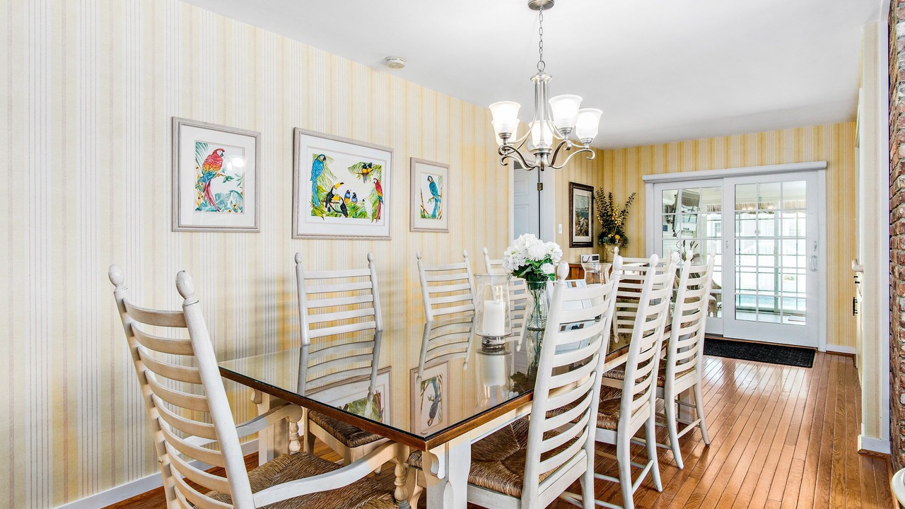 Photo of Bedroom in Avalon