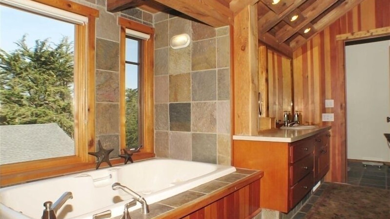 Photo of Bathroom in Sea Ranch
