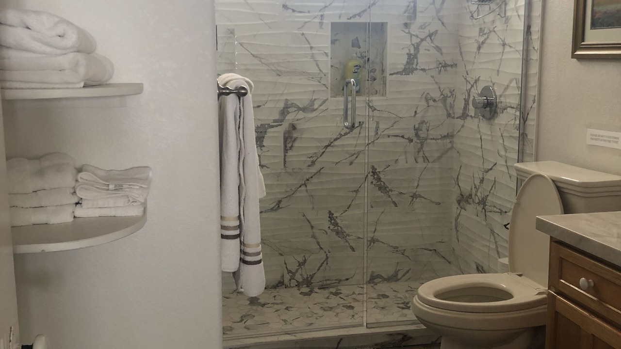Photo of Bathroom in Moovalya Keys