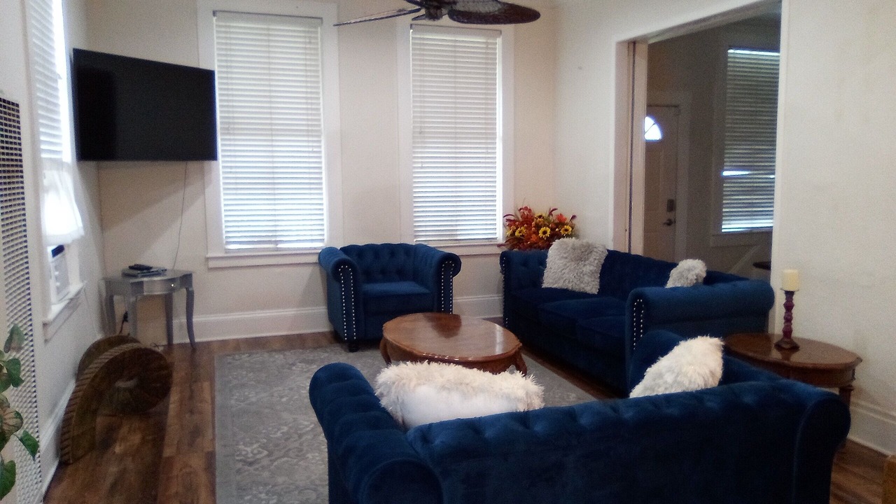 Photo of Livingroom in Downtown Riverside