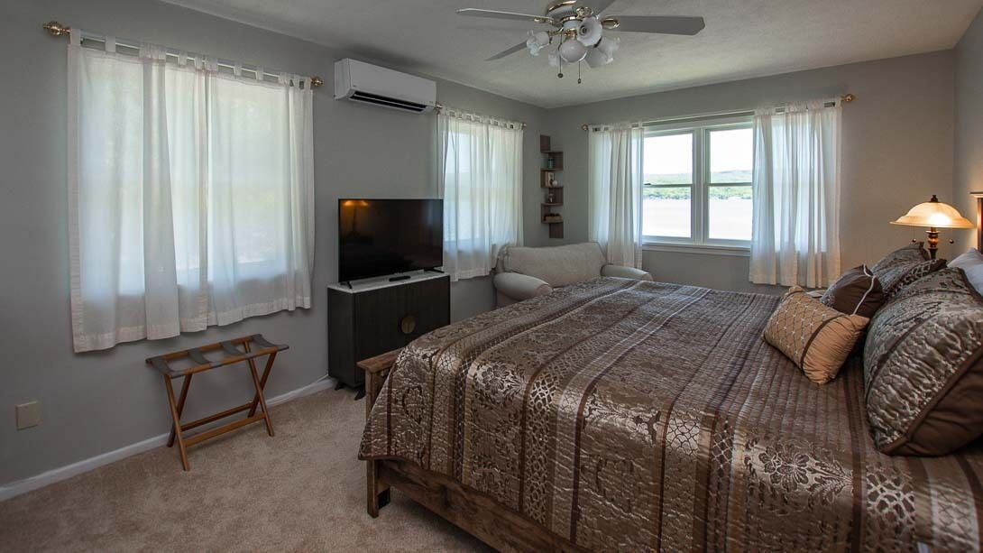 Photo of Bedroom in Town of Richmond