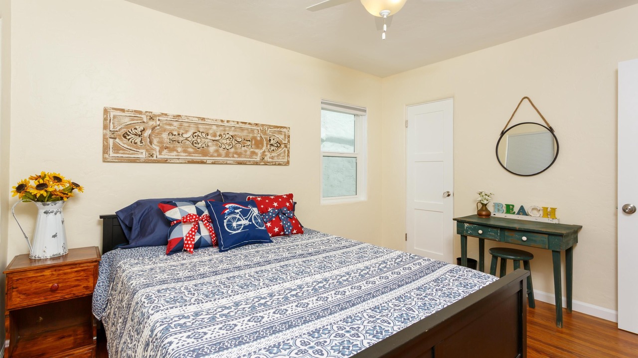 Photo of Bedroom in South Mission Beach