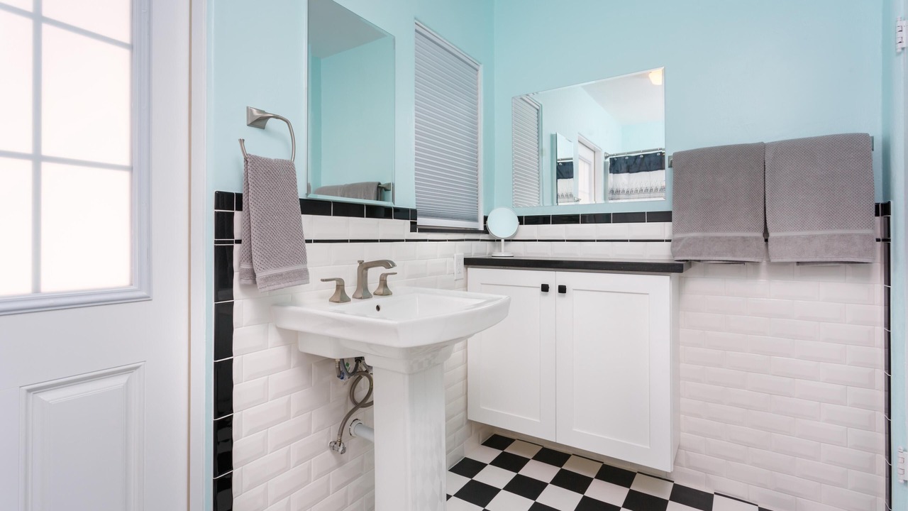 Photo of Bathroom in South Mission Beach