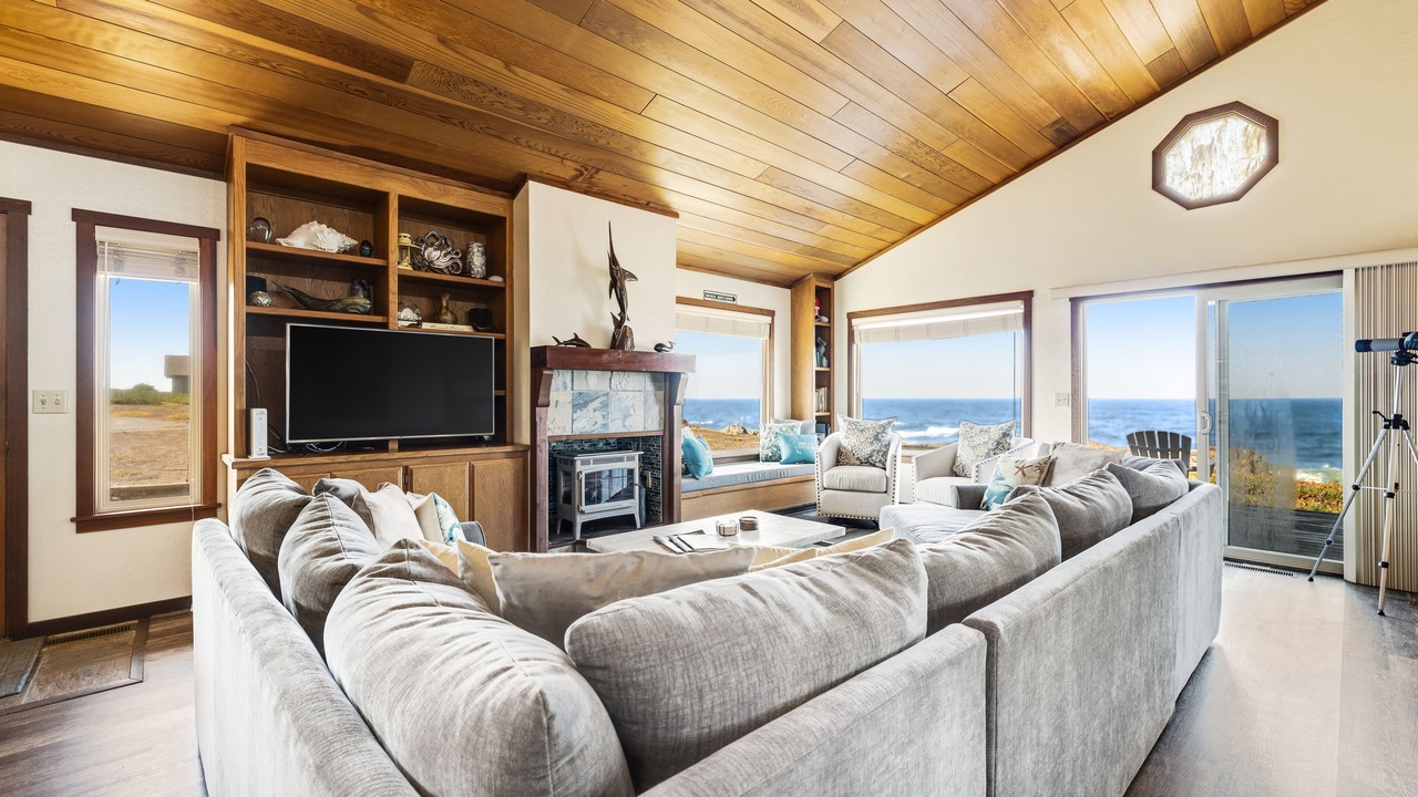 Photo of Livingroom in Fort Bragg