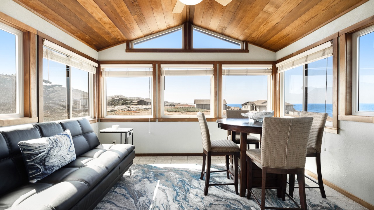 Photo of Livingroom in Fort Bragg