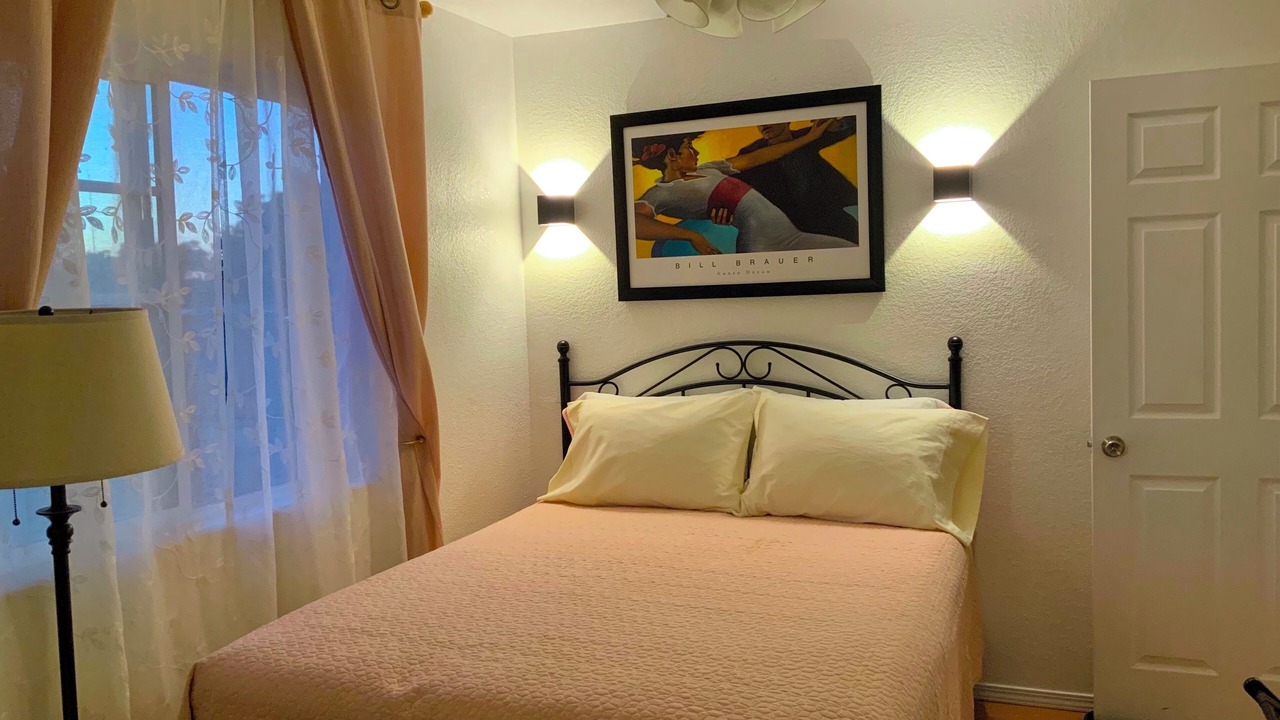 Photo of Bedroom in South Gate