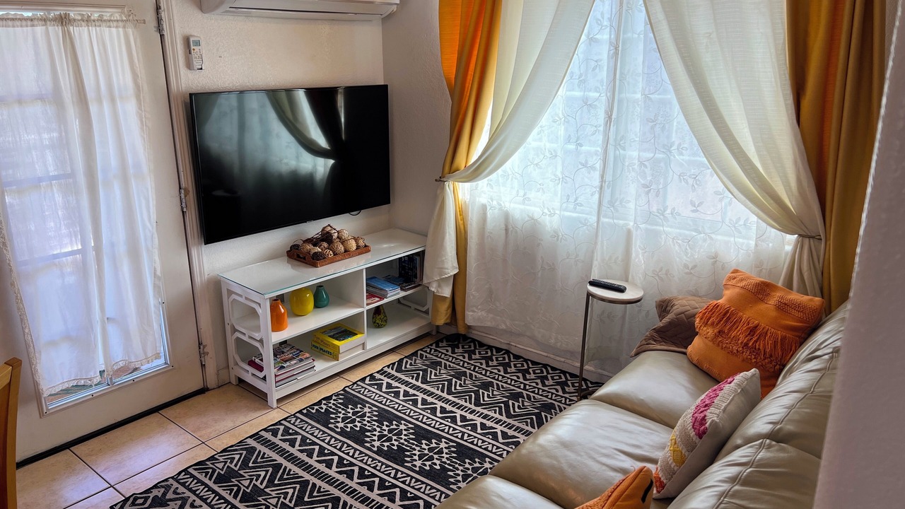 Photo of Livingroom in South Gate