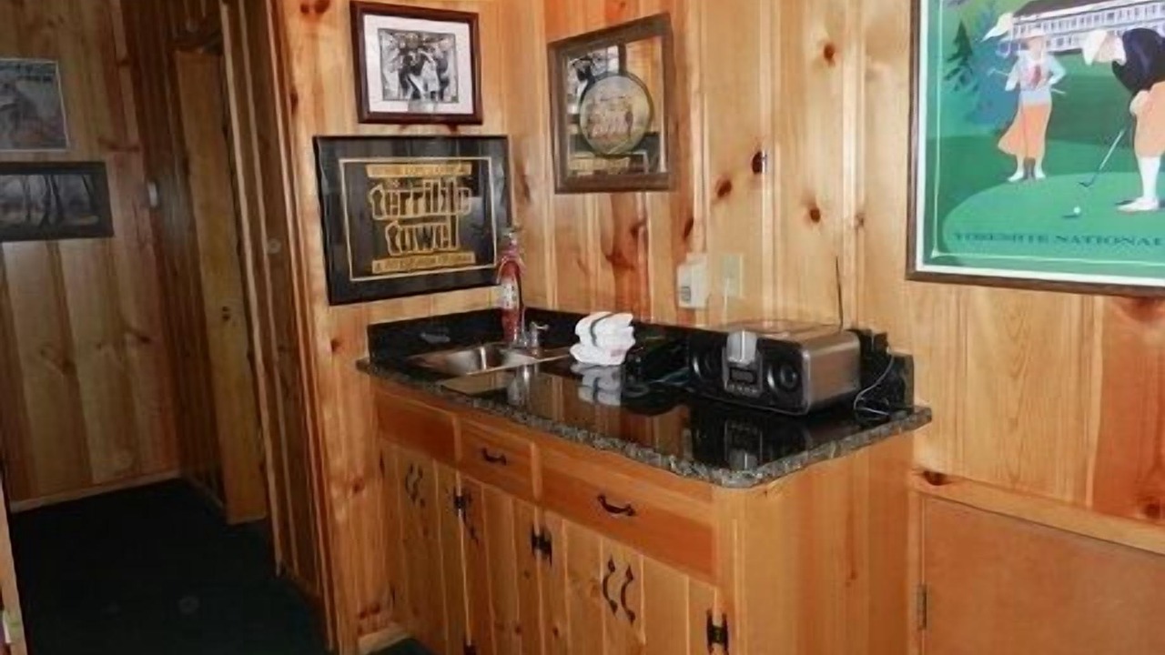 Photo of Bedroom in North Wawona