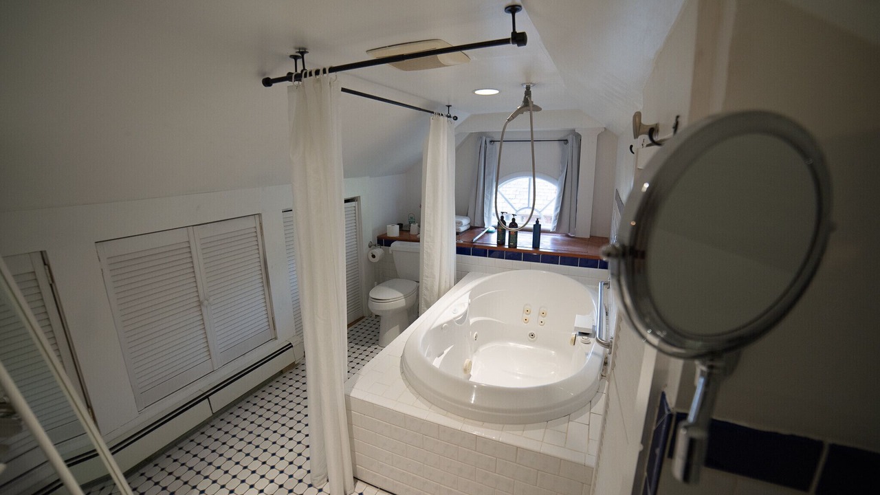 Photo of Bathroom in Elizabeth