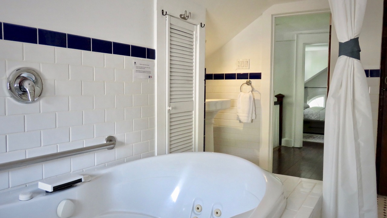 Photo of Bathroom in Elizabeth