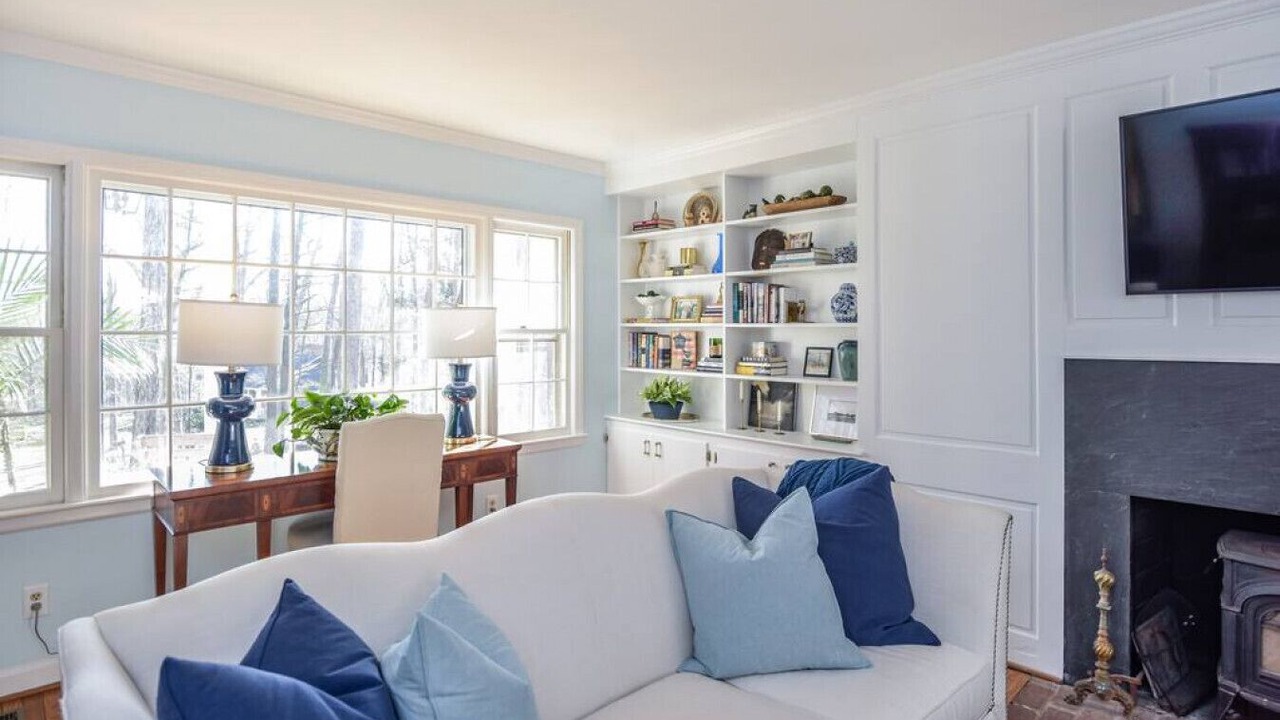 Photo of Livingroom in Chapel Hill