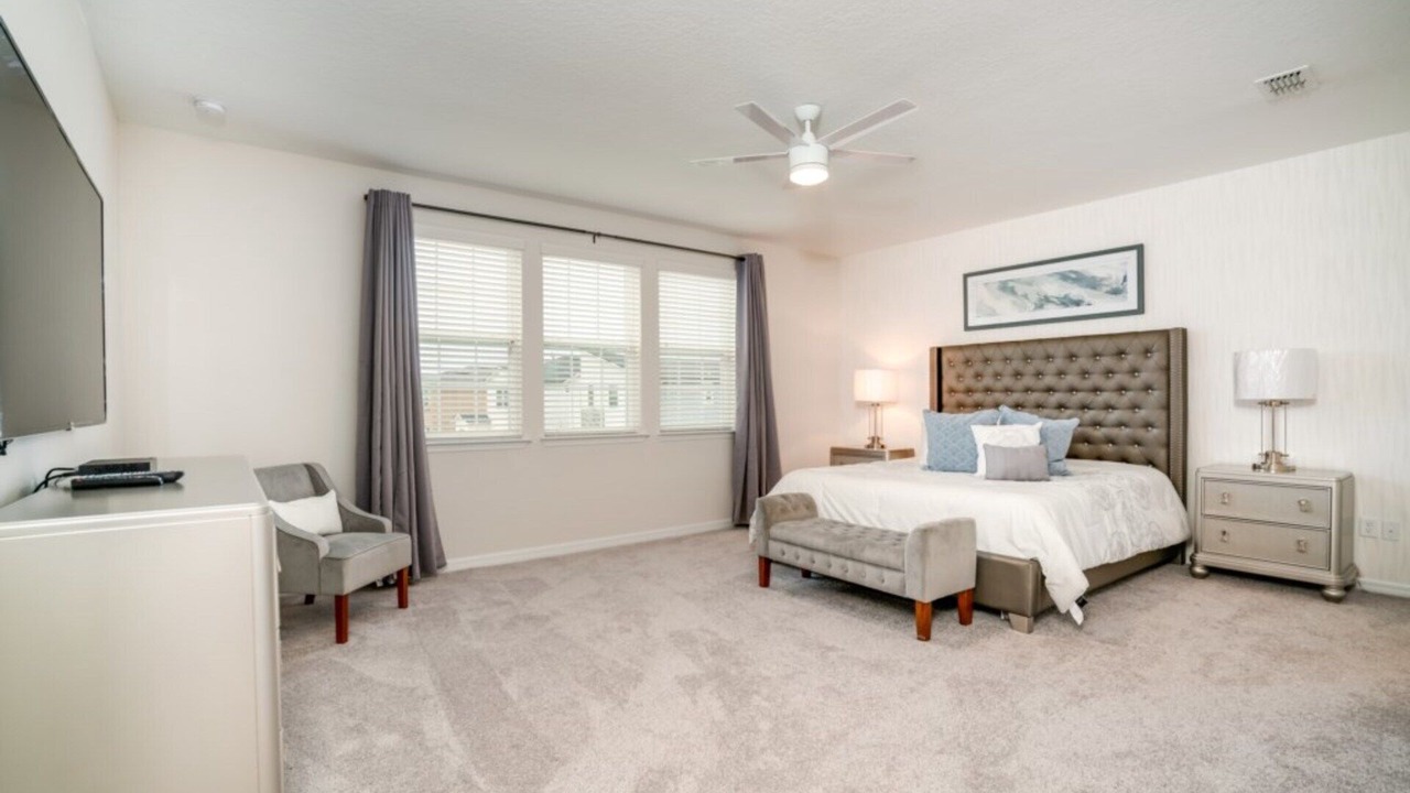 Photo of Bedroom in Bay Lake