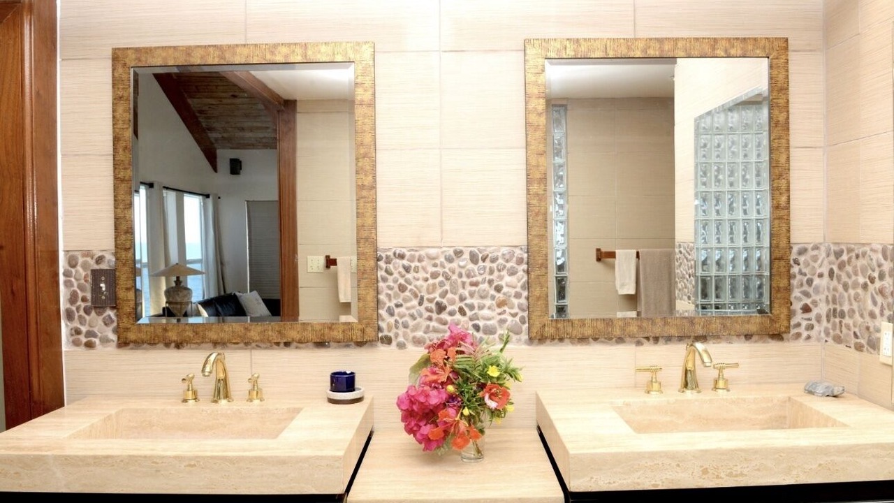 Photo of Bathroom in Port Howe