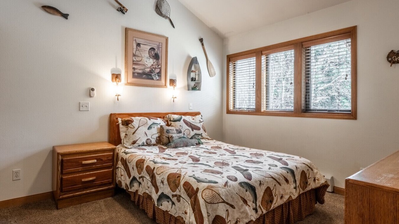 Photo of Bedroom in June Lake
