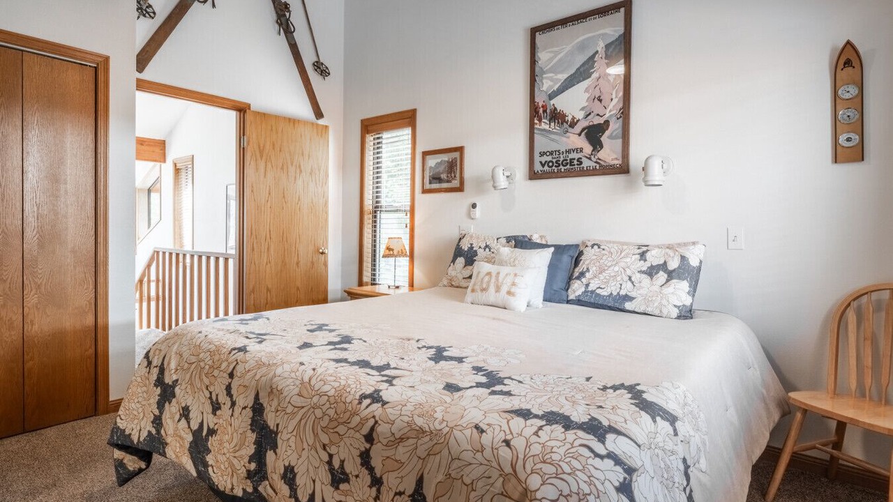 Photo of Bedroom in June Lake
