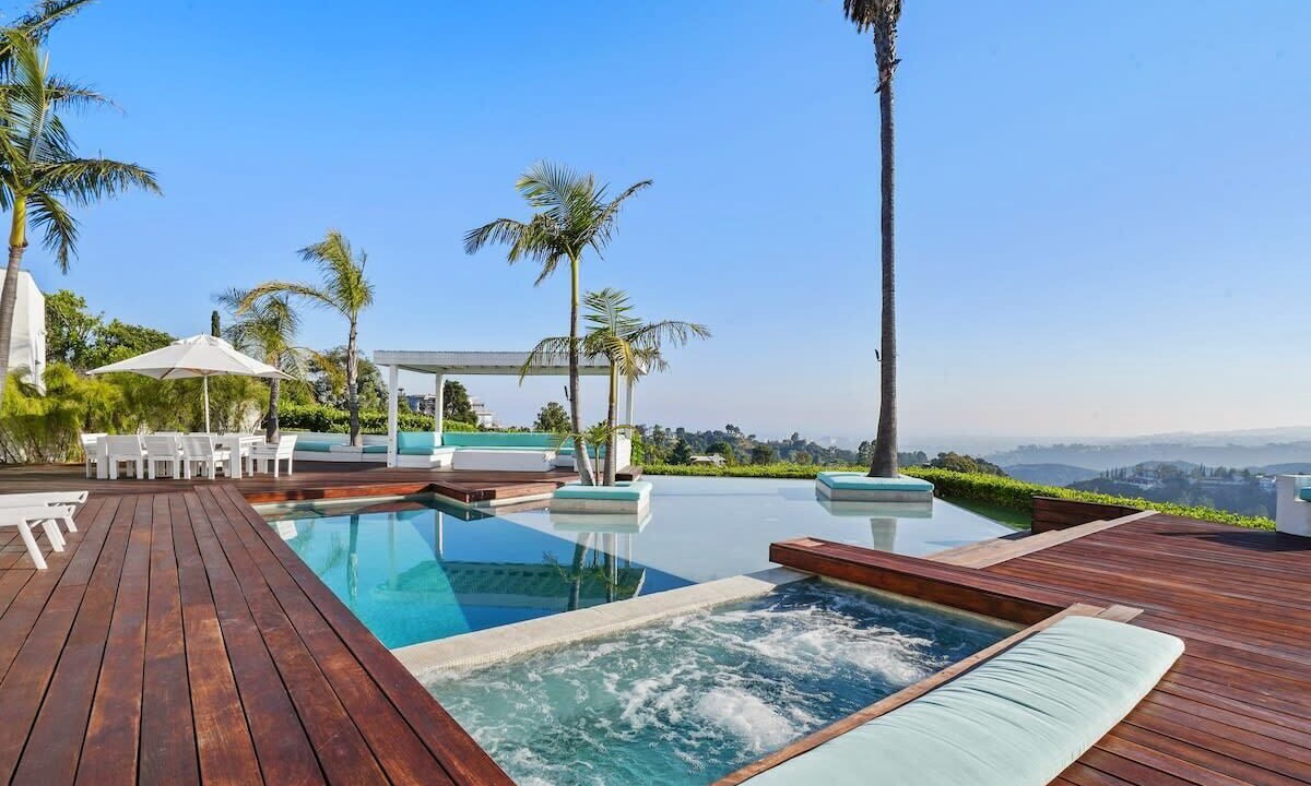 Photo of Outdoor in Hollywood Hills