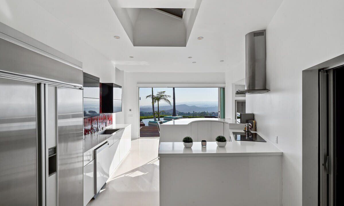 Photo of Others in Hollywood Hills