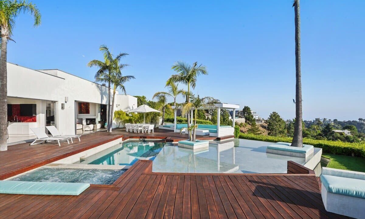 Photo of Outdoor in Hollywood Hills