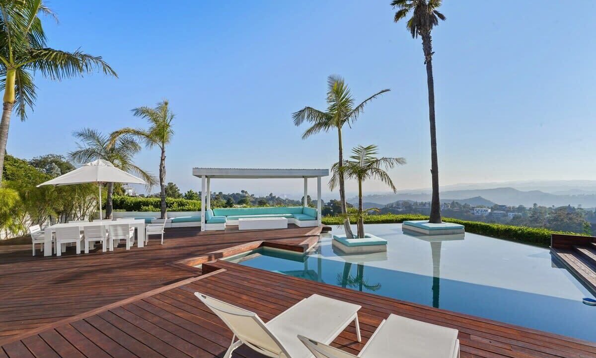 Photo of Outdoor in Hollywood Hills