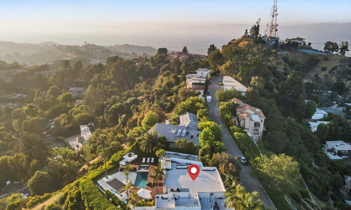 Photo of Others in Hollywood Hills