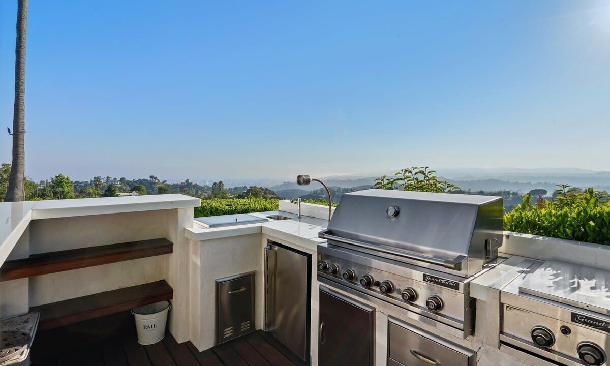 Photo of Others in Hollywood Hills