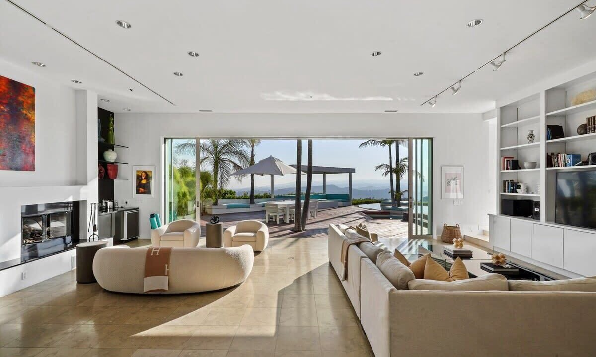 Photo of Livingroom in Hollywood Hills