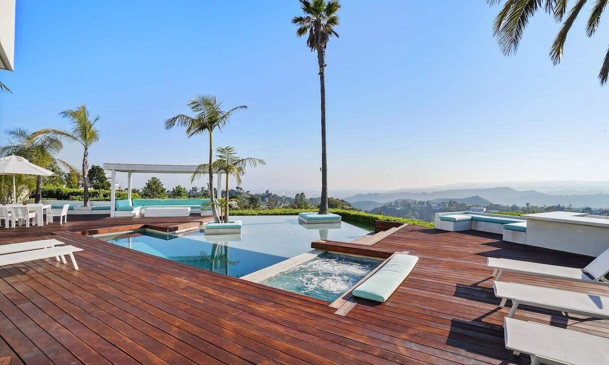 Photo of Outdoor in Hollywood Hills