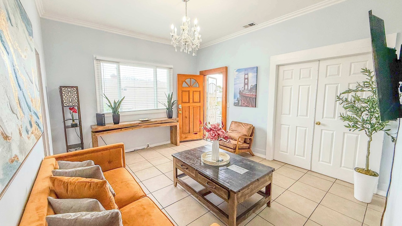 Photo of Livingroom in Bankers Hill