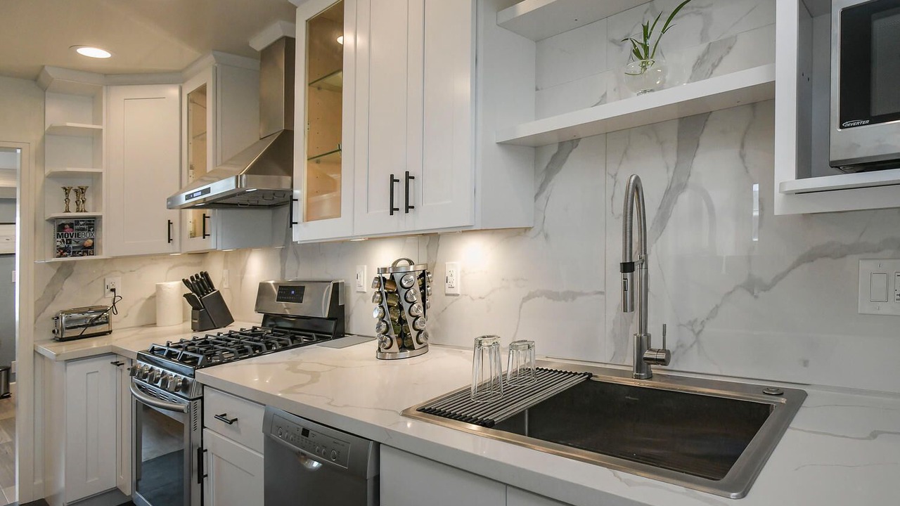 Photo of Kitchen in Edgemar - Pacific Manor
