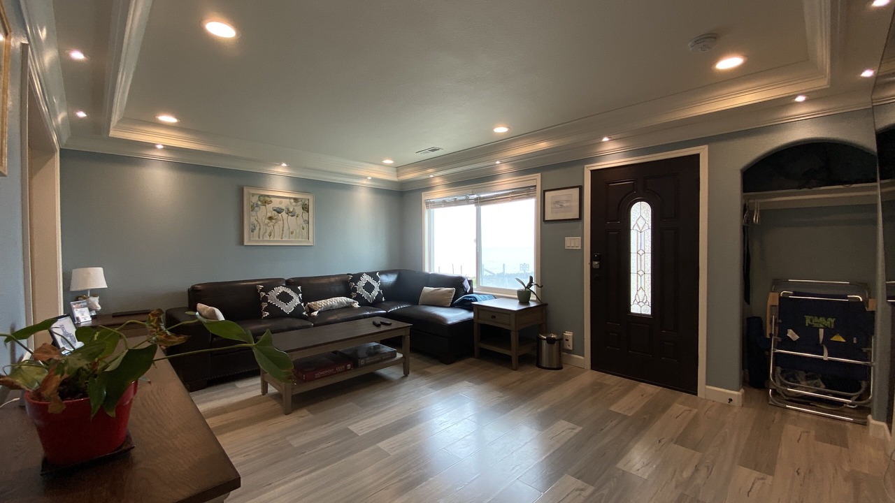 Photo of Livingroom in Edgemar - Pacific Manor
