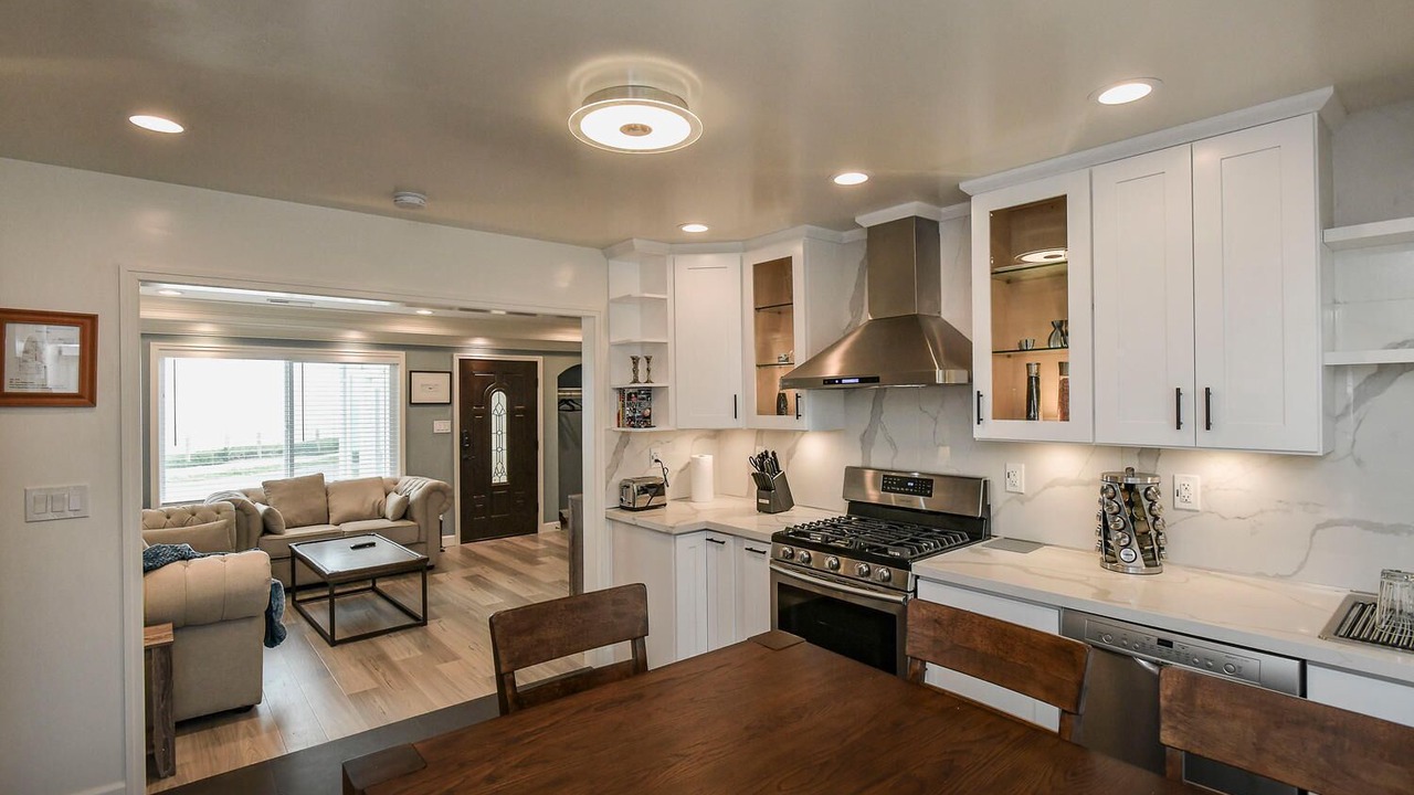 Photo of Kitchen in Edgemar - Pacific Manor