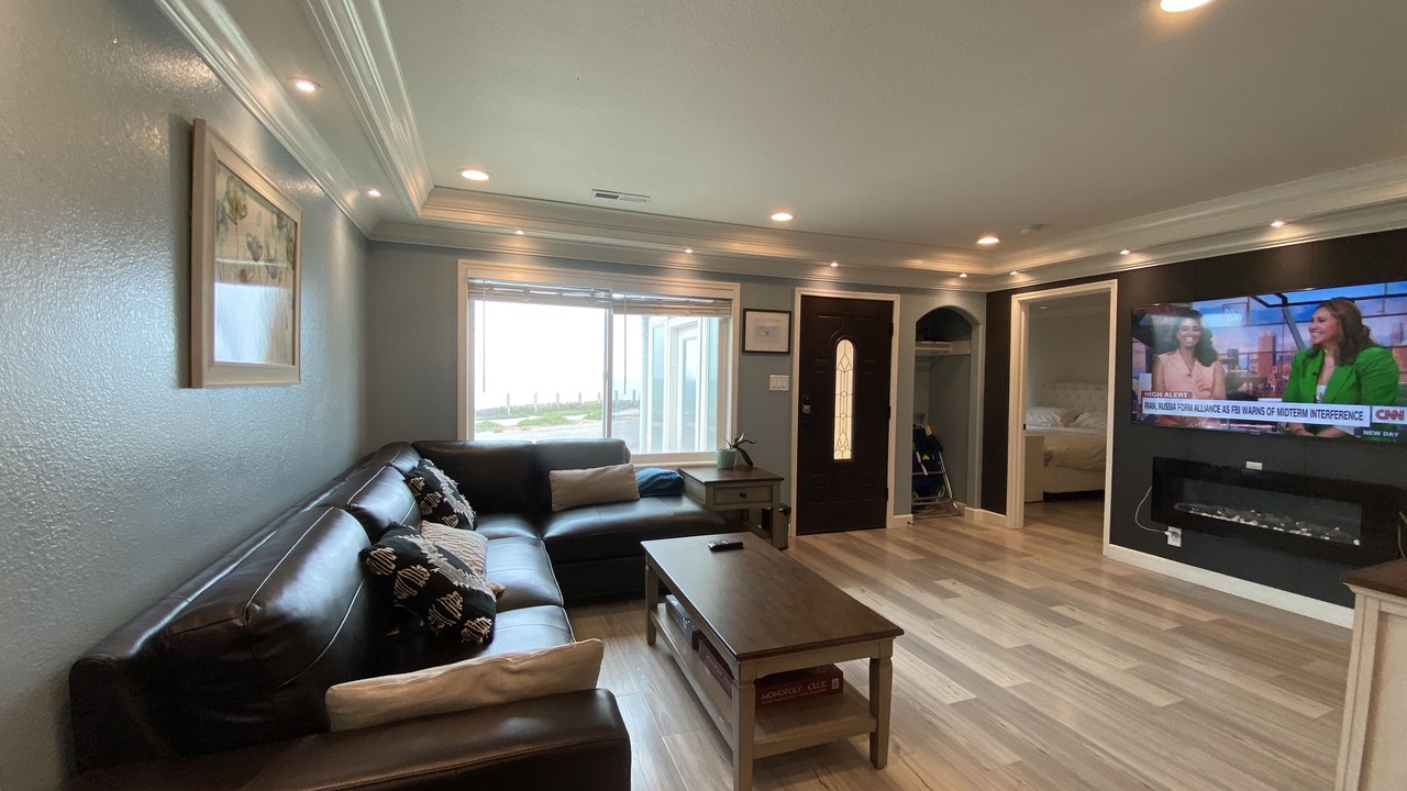 Photo of Livingroom in Edgemar - Pacific Manor