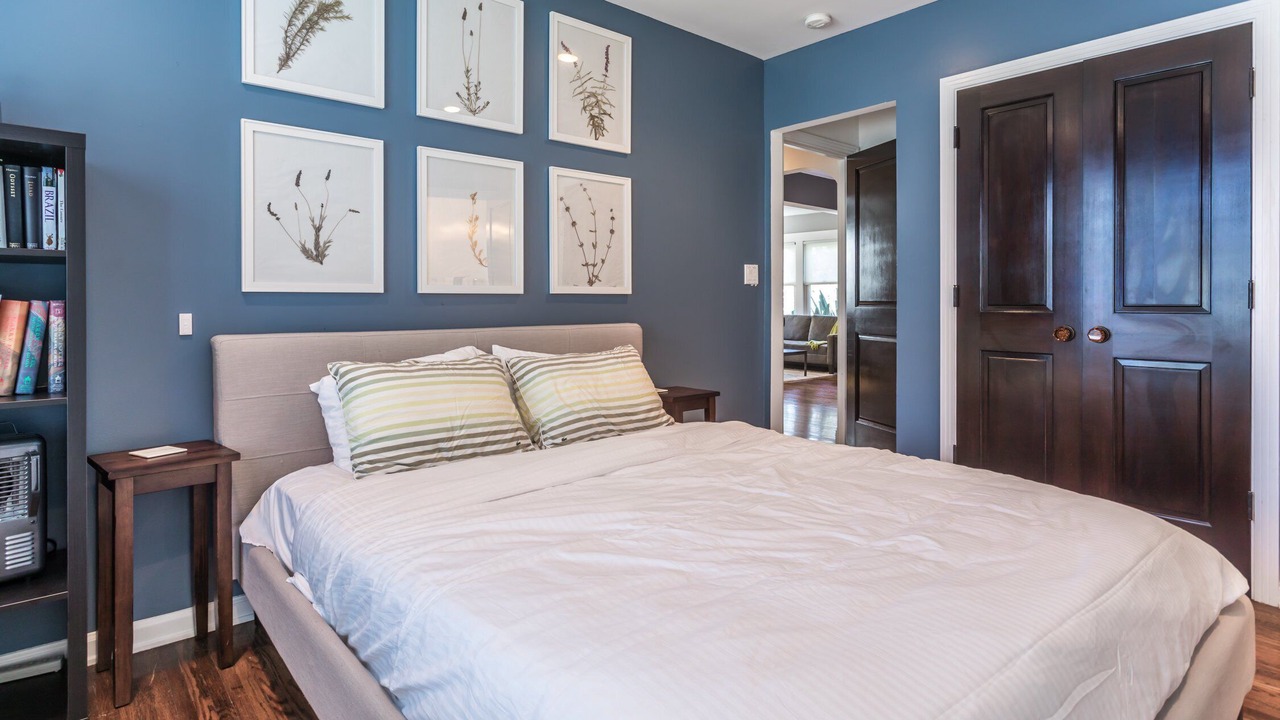 Photo of Bedroom in Mid-Wilshire