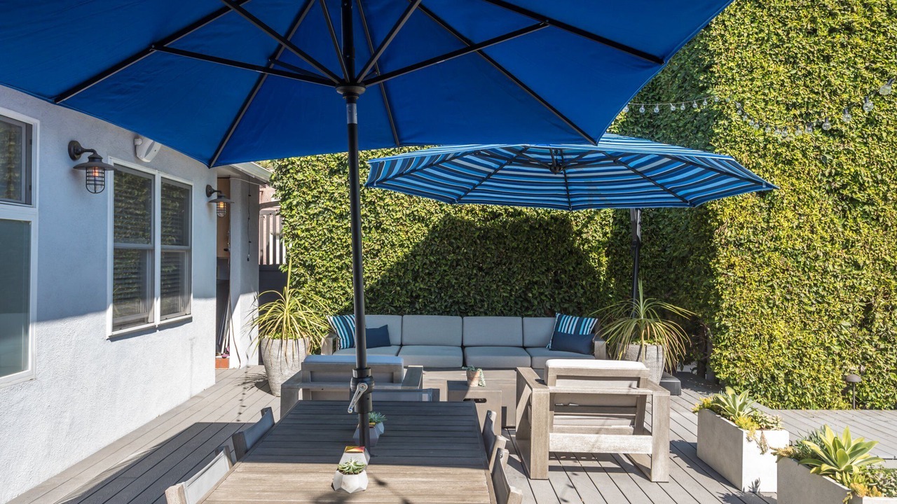 Photo of Outdoor in Mid-Wilshire