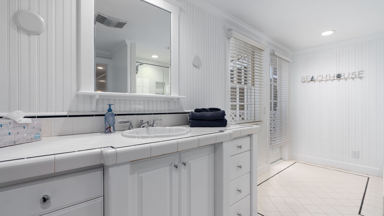 Photo of Bathroom in Balboa Peninsula