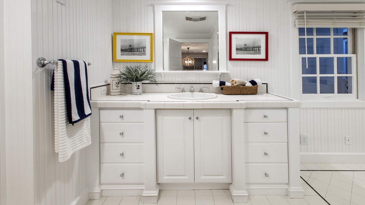 Photo of Bathroom in Balboa Peninsula