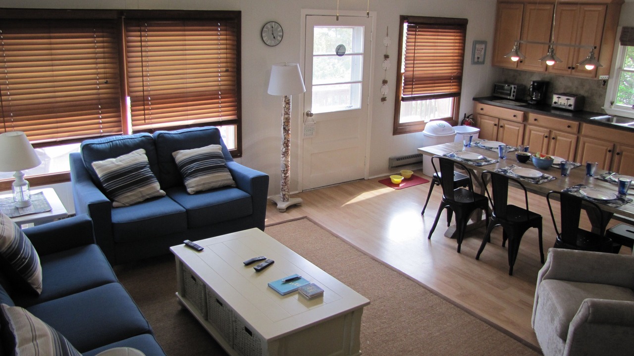 Photo of Livingroom in Point Pleasant - Toms River