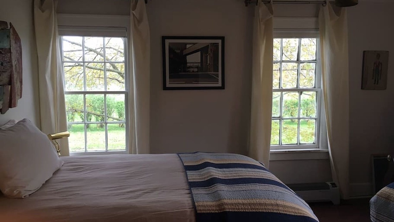Photo of Bedroom in Hollowville