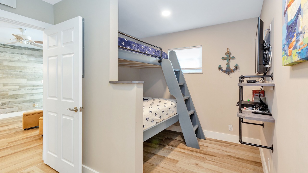 Photo of Bedroom in Santa Barbara Estates