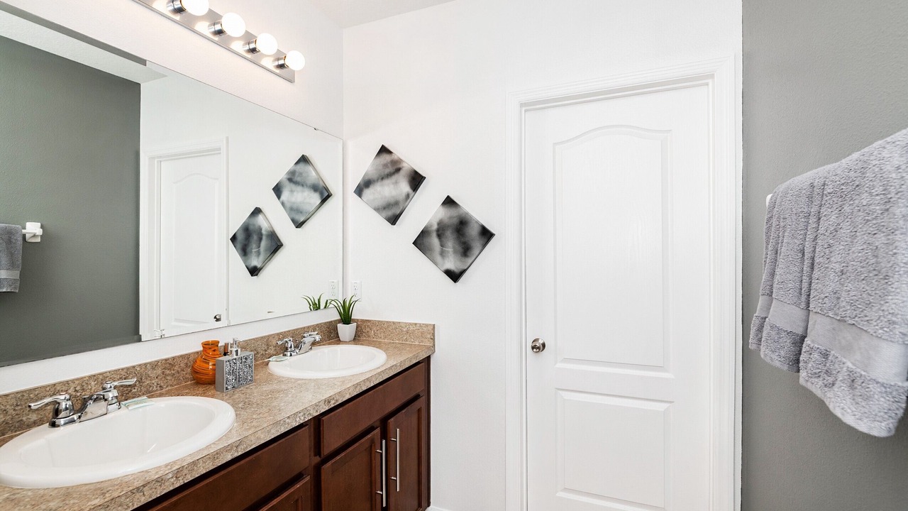 Photo of Bathroom in Cypress Pointe