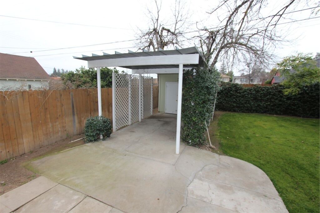 Photo of Outdoor in Raisin