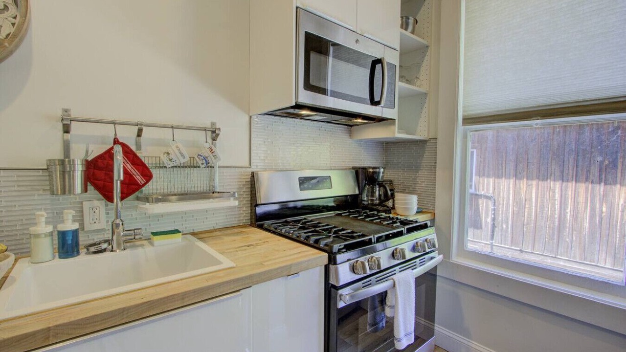 Photo of Kitchen in Central Midtown