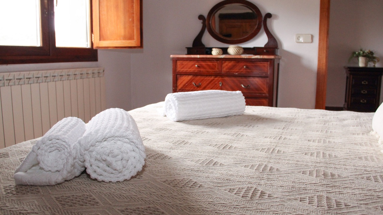 Photo of Bedroom in Llampaies