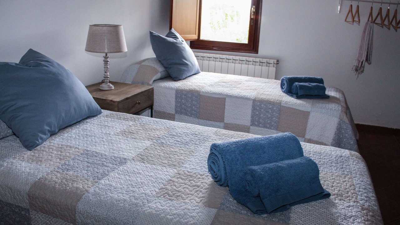 Photo of Bedroom in Llampaies