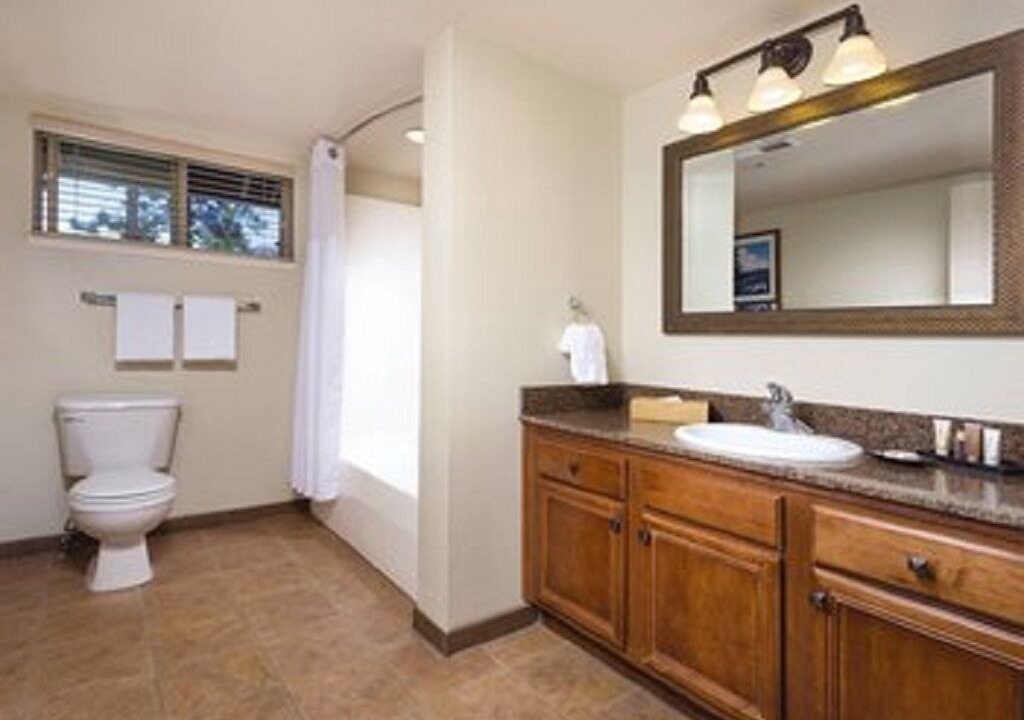 Photo of Bathroom in Round Hill Village