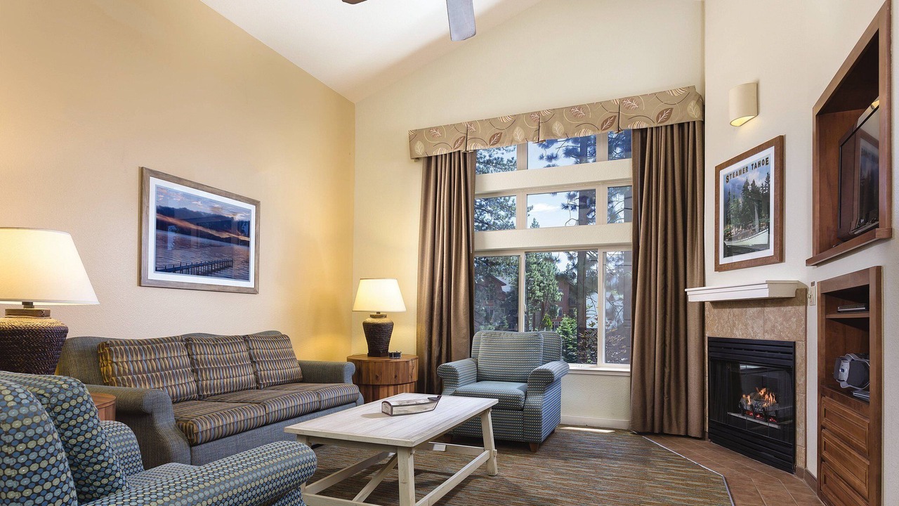 Photo of Livingroom in Round Hill Village