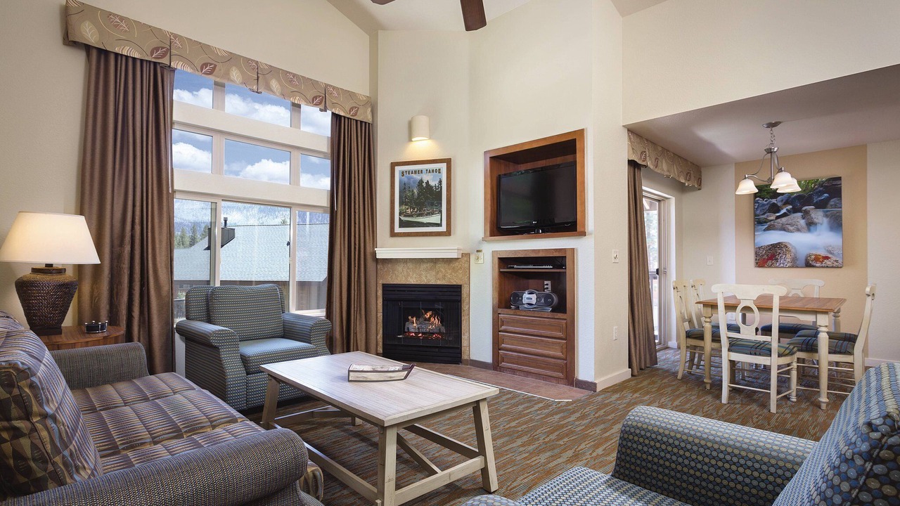 Photo of Livingroom in Round Hill Village