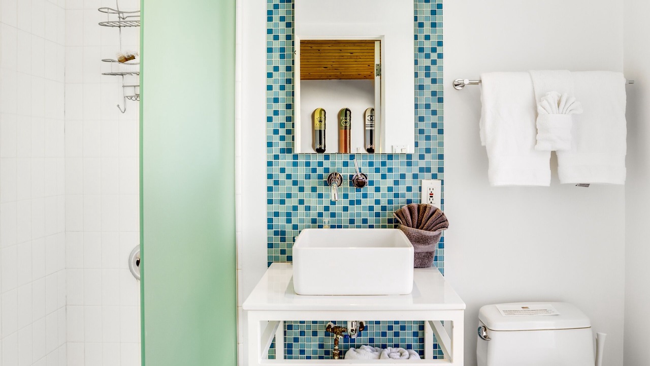 Photo of Bathroom in Racquet Club Estates