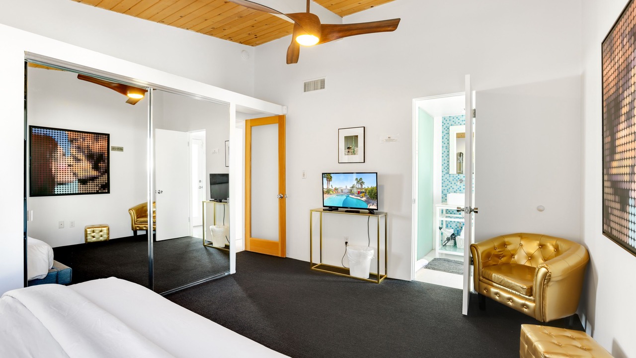 Photo of Bedroom in Racquet Club Estates