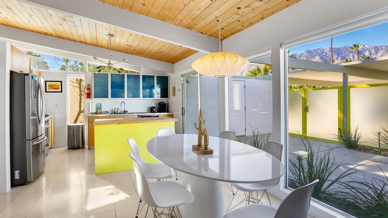 Photo of Kitchen in Racquet Club Estates